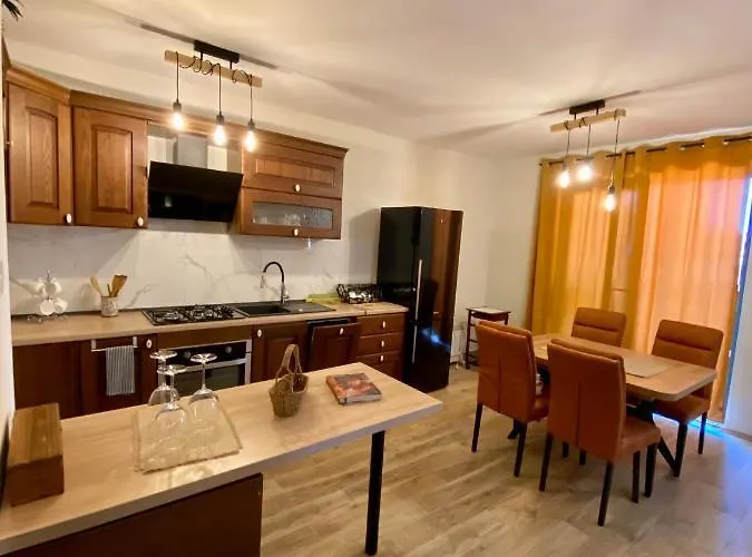 With Balcony And Free Parking Apartmán *