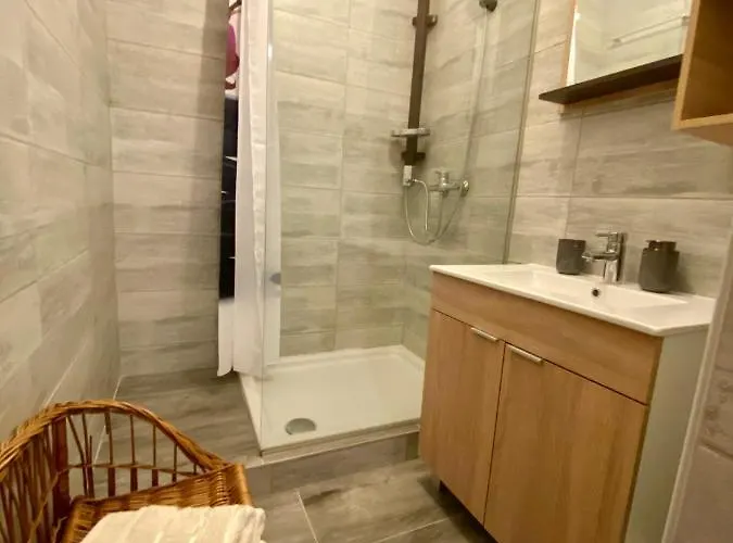 アパート With Balcony And Free Parking ザダル